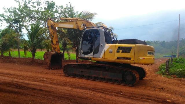 Escavadeira Hidráulica E-215C New Holland 2006 - Foto 3