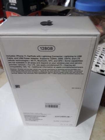 Iphone 11 preto 128gb! ORIGINAL LACRADO NA CAIXA - Foto 4
