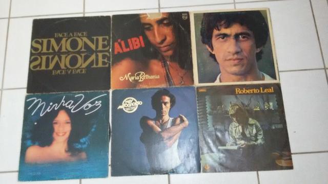 Discos de vinil, cd's, livros ( limpa de estoque/ 10,00 á unidade )