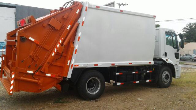 Aluguel caminhão compactador prensa coletor de lixo - Foto 14