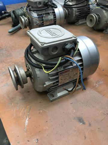 Motor elétrico