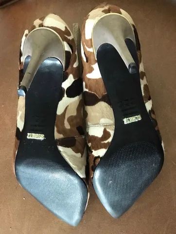 Scarpin camuflado shops schutz