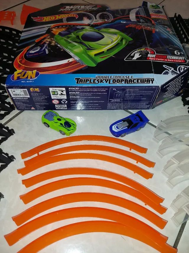 Pista Hot Wheels Wave Racers com 2 Carrinhos Fun em Promoção na