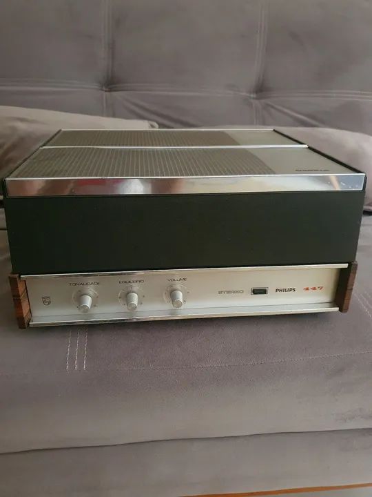 Vitrola Philips 447
