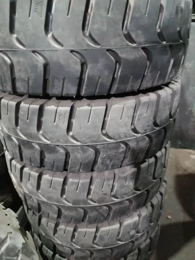 Pneus 28.9-15 Maciço Novos