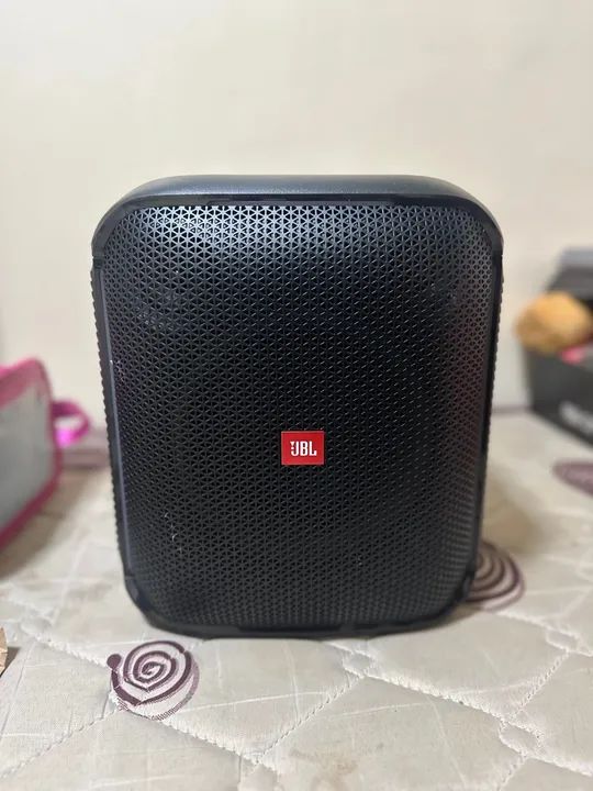 Caixa de Som JBL PartyBox Encore + 2 Microfones - Semi Nova com Nota Fiscal   - Foto 2
