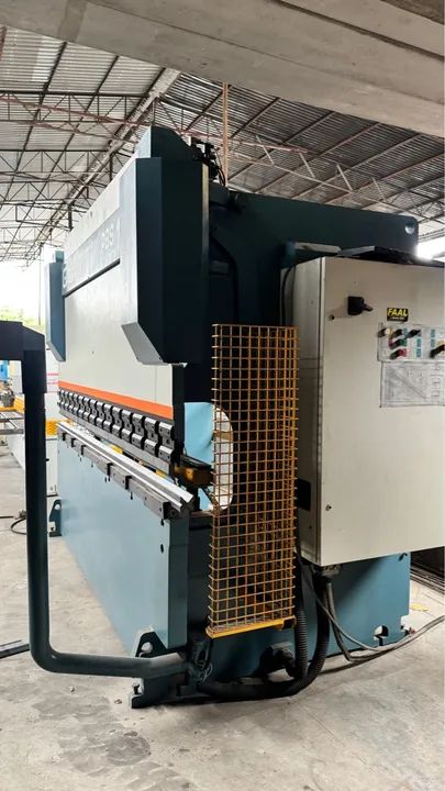 Dobradeira CNC GASPARINI 100ton - Foto 3