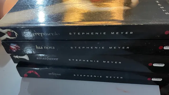 Box Stephenie Meyer: Crepúsculo + Lua Nova + Eclipse + Amanhecer (en  Portugués)