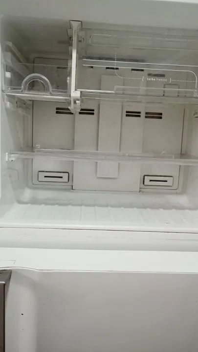 Geladeira Electrolux Duplex Branca Frost Free 220 - Foto 6