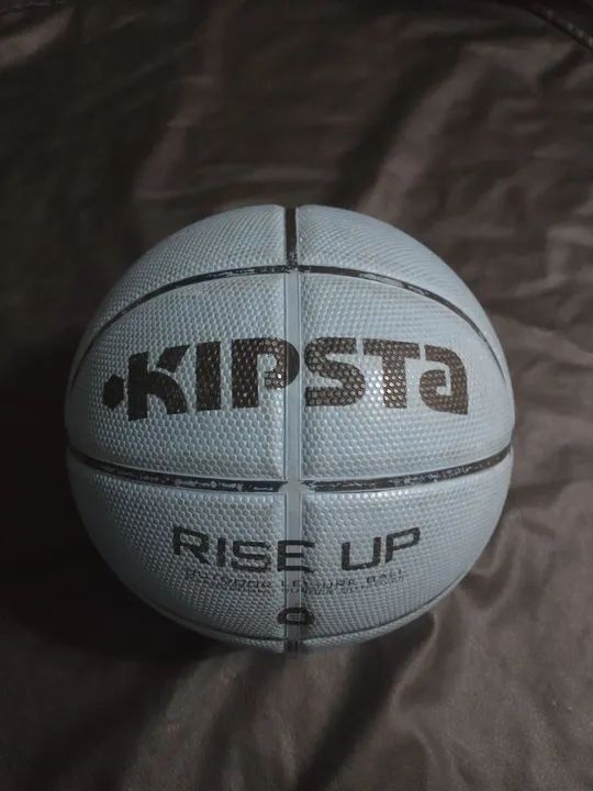 Bola de basquete Kipsta azul clara obs falta encher  - Foto 5