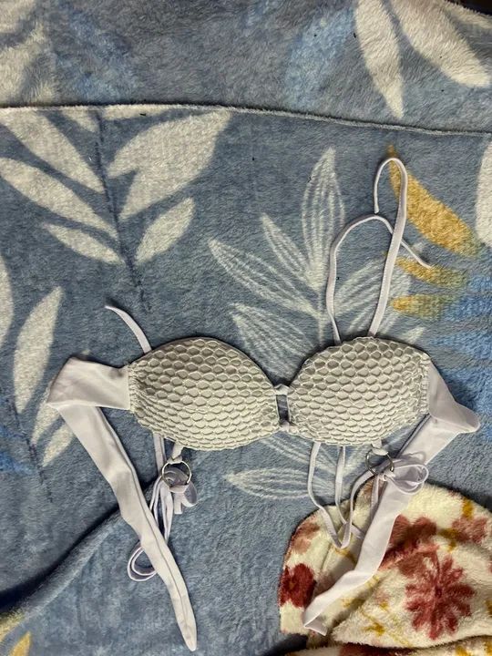 Top de Biquíni Branco em Malha - Foto 5