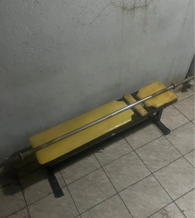 Banco para musculação, barra w, barra supino , anilhas - Foto 3