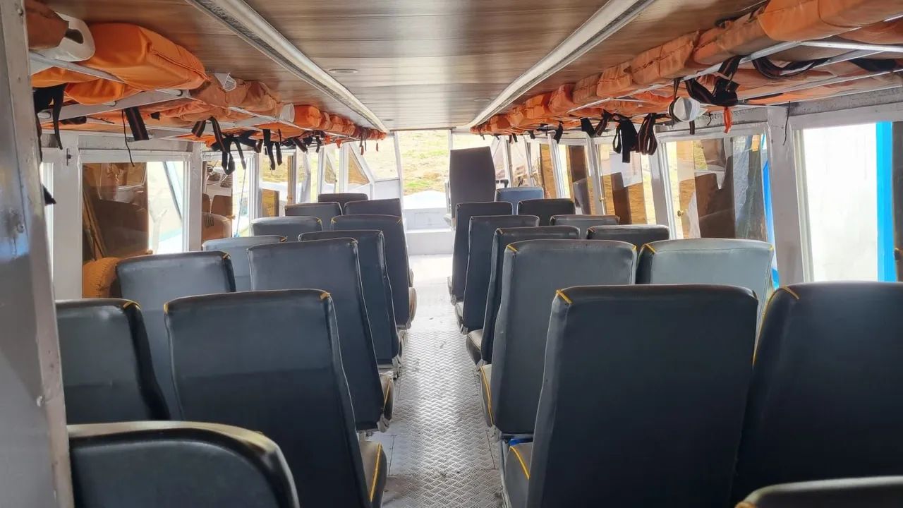 Lancha top pronta para acoplar a máquina e viajar  - Foto 4