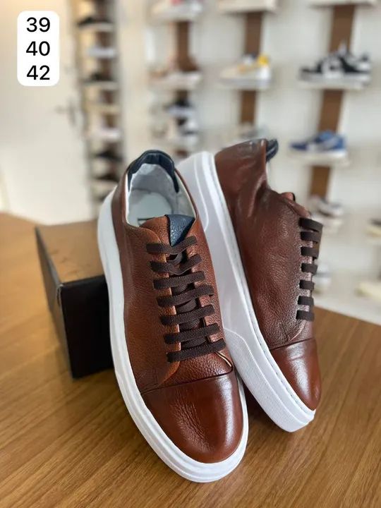 SAPATOS EM COURO LEGÍTIMO BRANCO ENTRE OUTRAS CORES HUGO BOSS aprontar entregar  - Foto 2