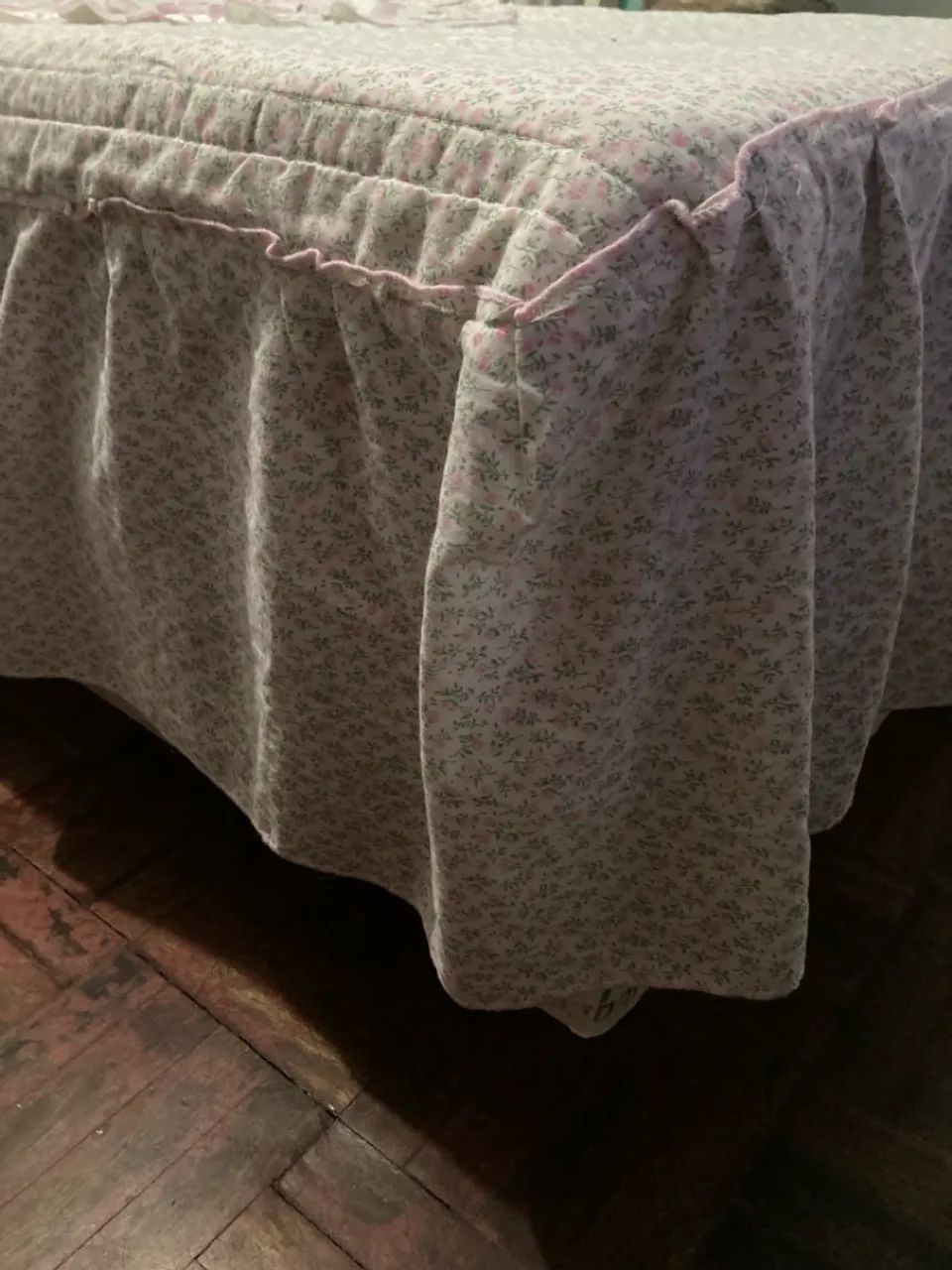 Colcha de Cama de Solteiro Feminina Branca com Flores Rosa - Foto 4