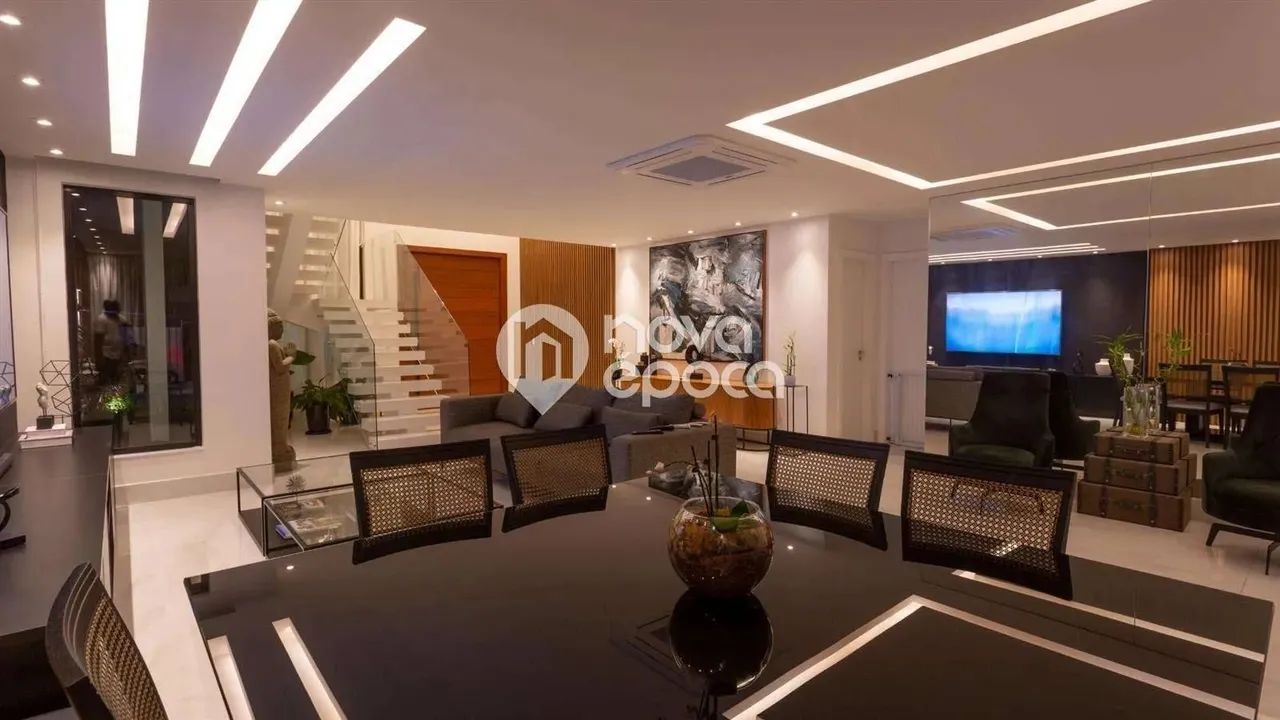 Recreio dos Bandeirantes | Casa 5 quartos, sendo 4 suites