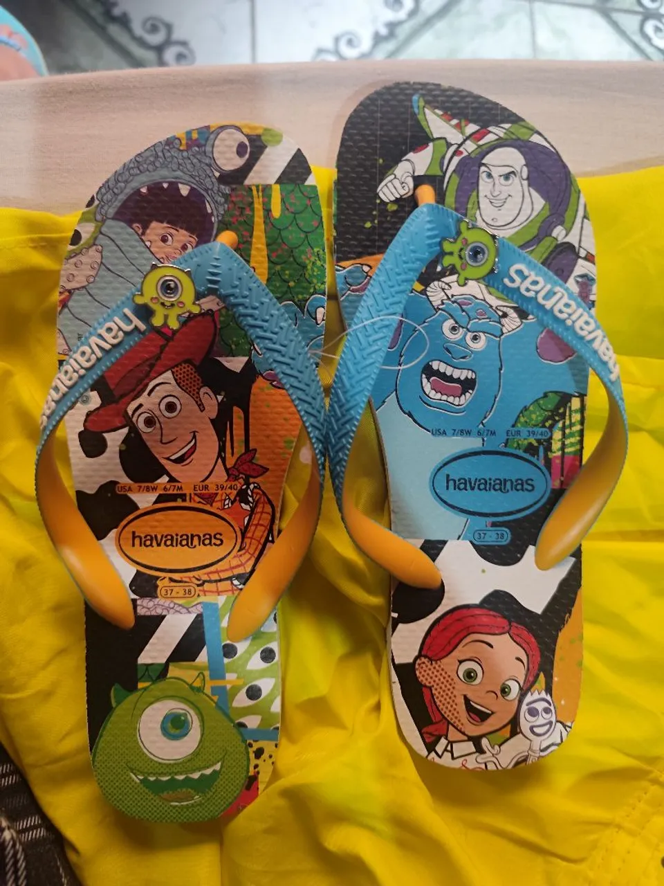 Chinelo Havaianas Toy Story - Numeração 37/38