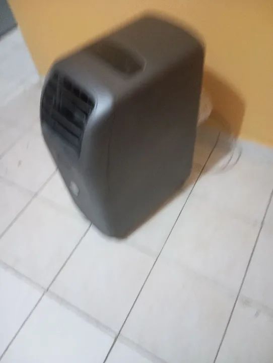 Ar Condicionado Portátil - Ótimo Estado de conservação de 11 000 BTUs gelando  - Foto 5