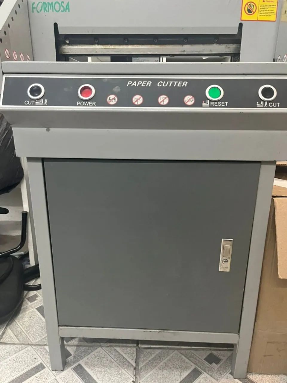 GUILHOTINA ELÉTRICA 