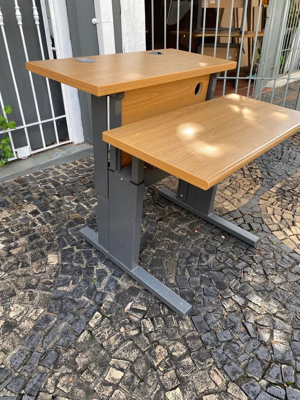 Mesa Com Regulagem de altura - Foto 3