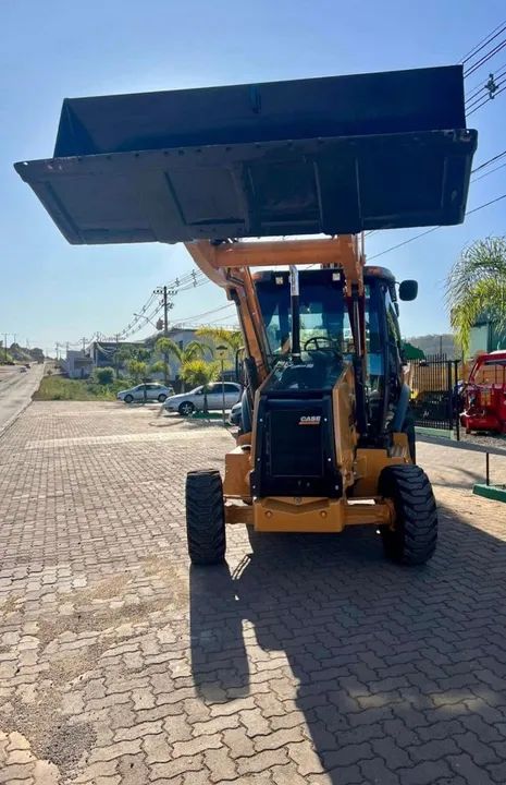Retroescavadeira Case 580n Ano 2018 - Foto 2