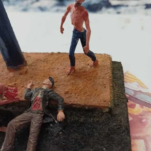 diorama de cena de ataque zumbi  - Foto 3
