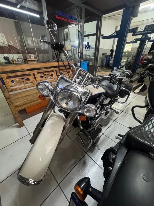Harley Softail Deluxe  - Foto 4