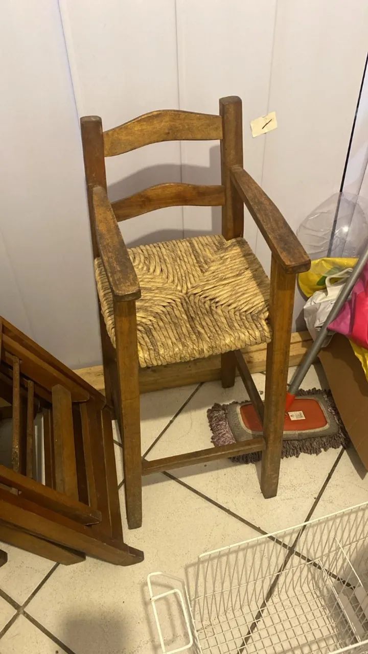 CADEIRA DE CRIANÇA PARA RESTAURANTE
