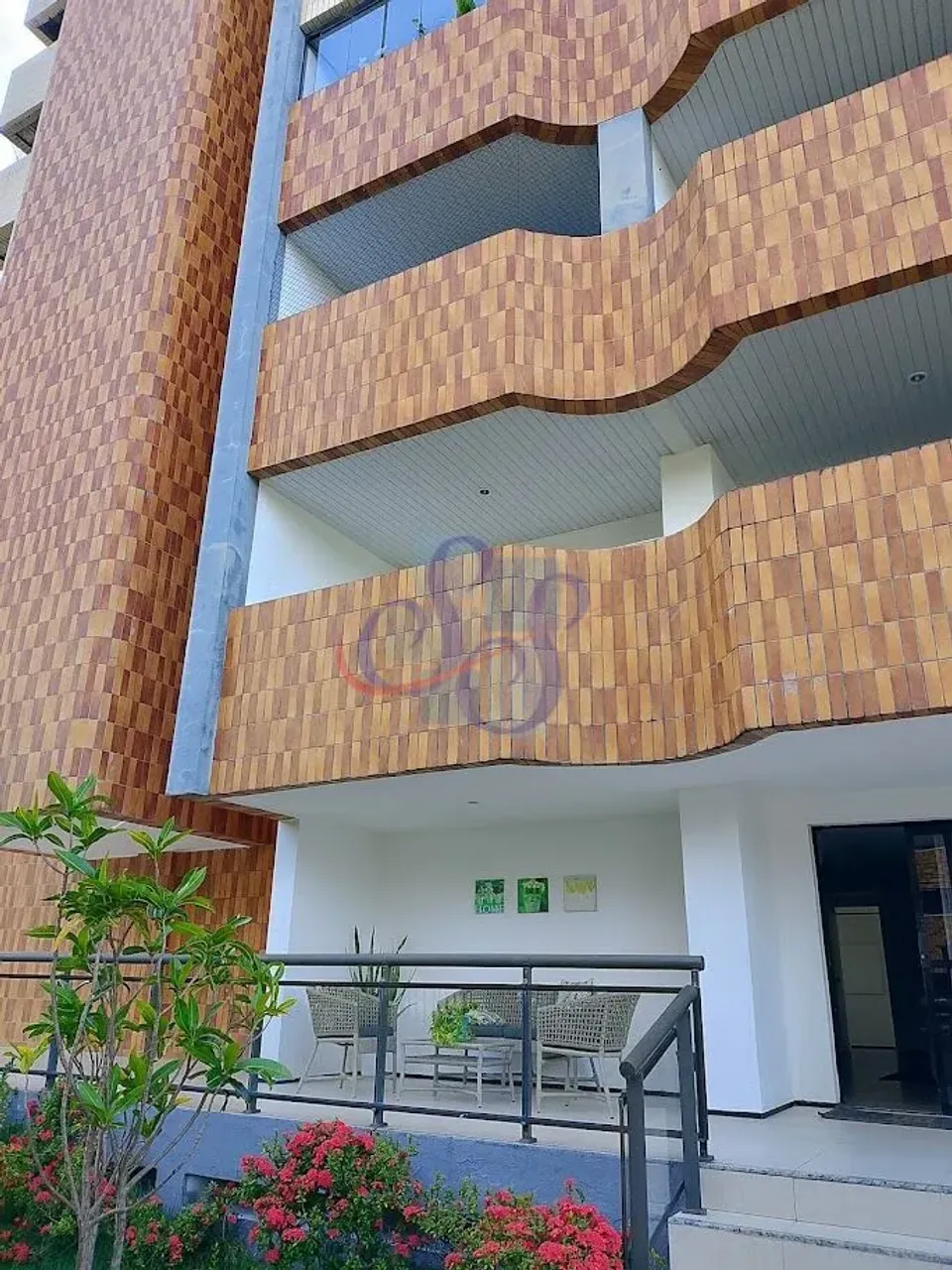 Amplo apartamento nascente no bairro Edson Queiroz