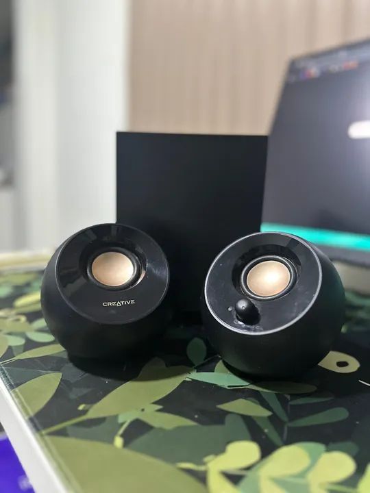 Pebble Plus - 2.1 16w junto de Subwoofer