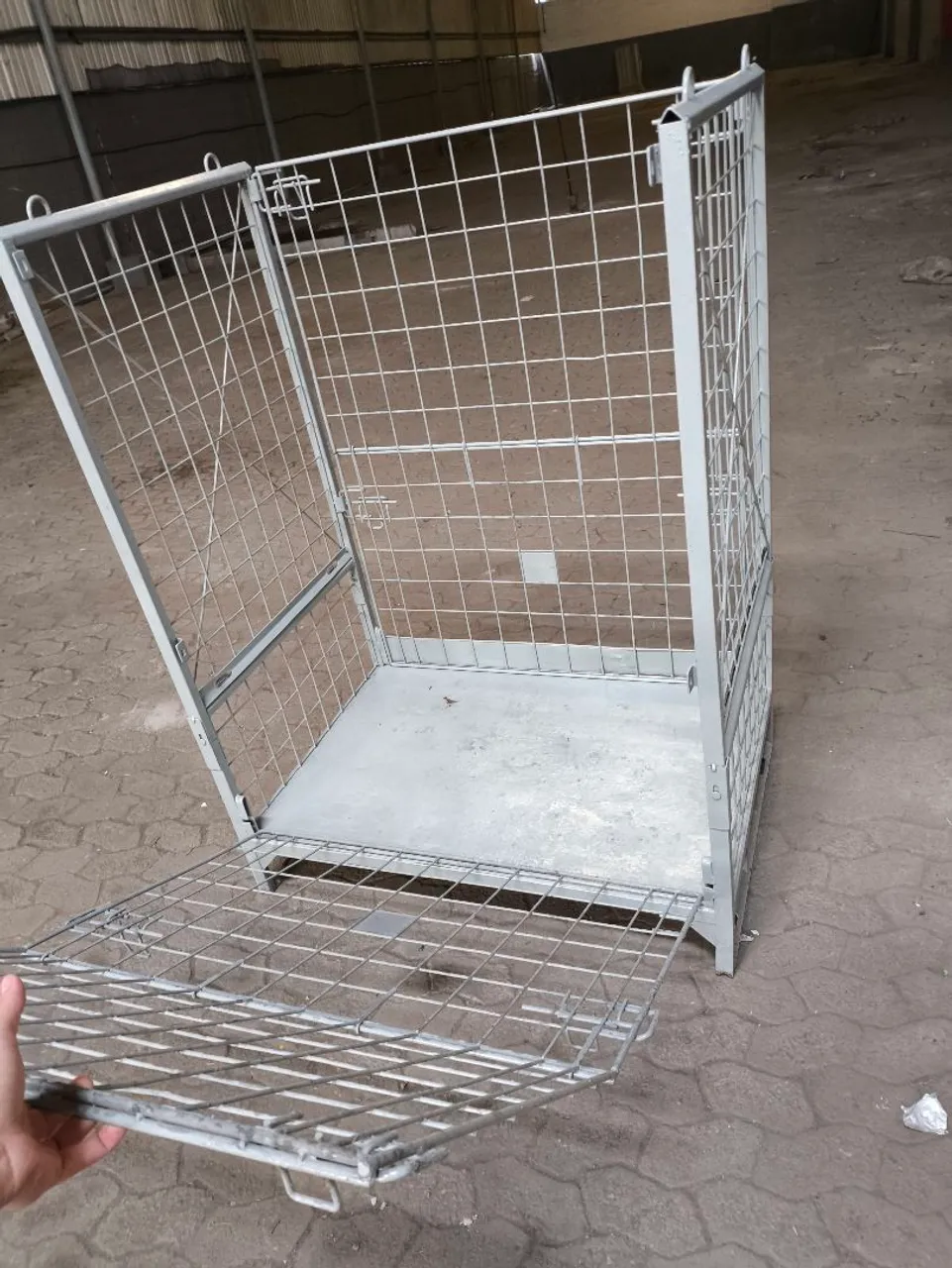 Cesto aramado para transporte e armazenamento