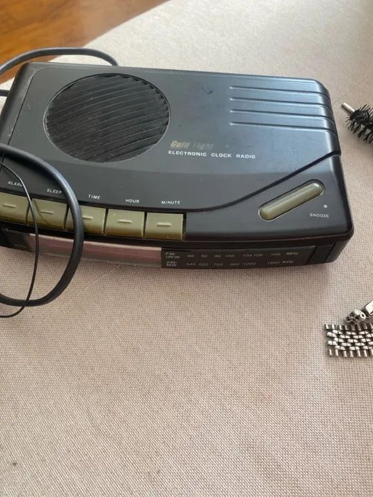 Rádio relógio antigo  - Foto 2