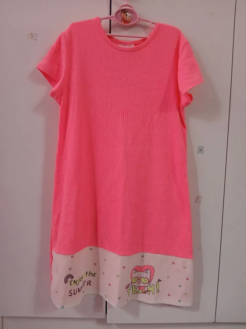 Vestido Infantil Rosa com Detalhes de Verão