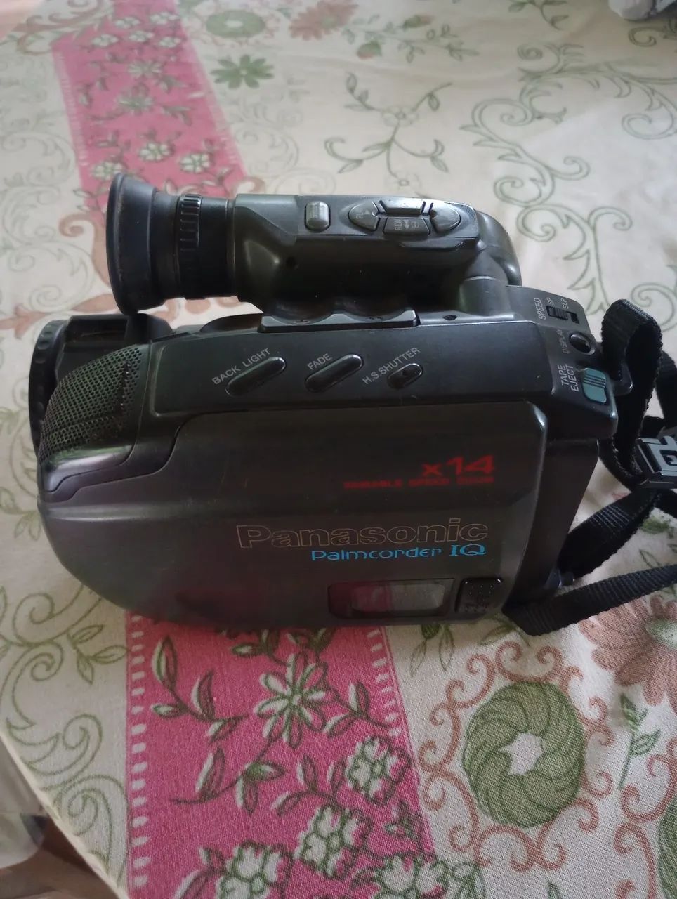 Filmadora Panasonic Palmcorder IQ - x14 Zoom - Câmeras e