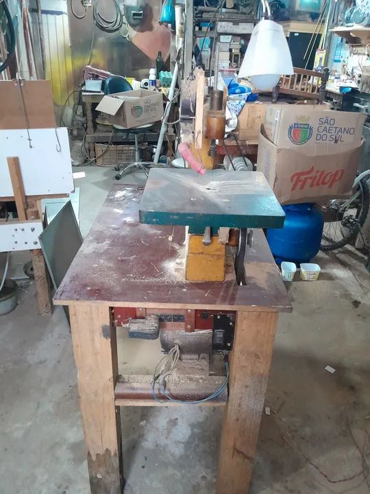 Serra de bancada para trabalhos de precisão