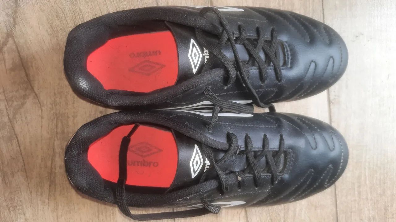 Chuteira Umbro - Foto 2