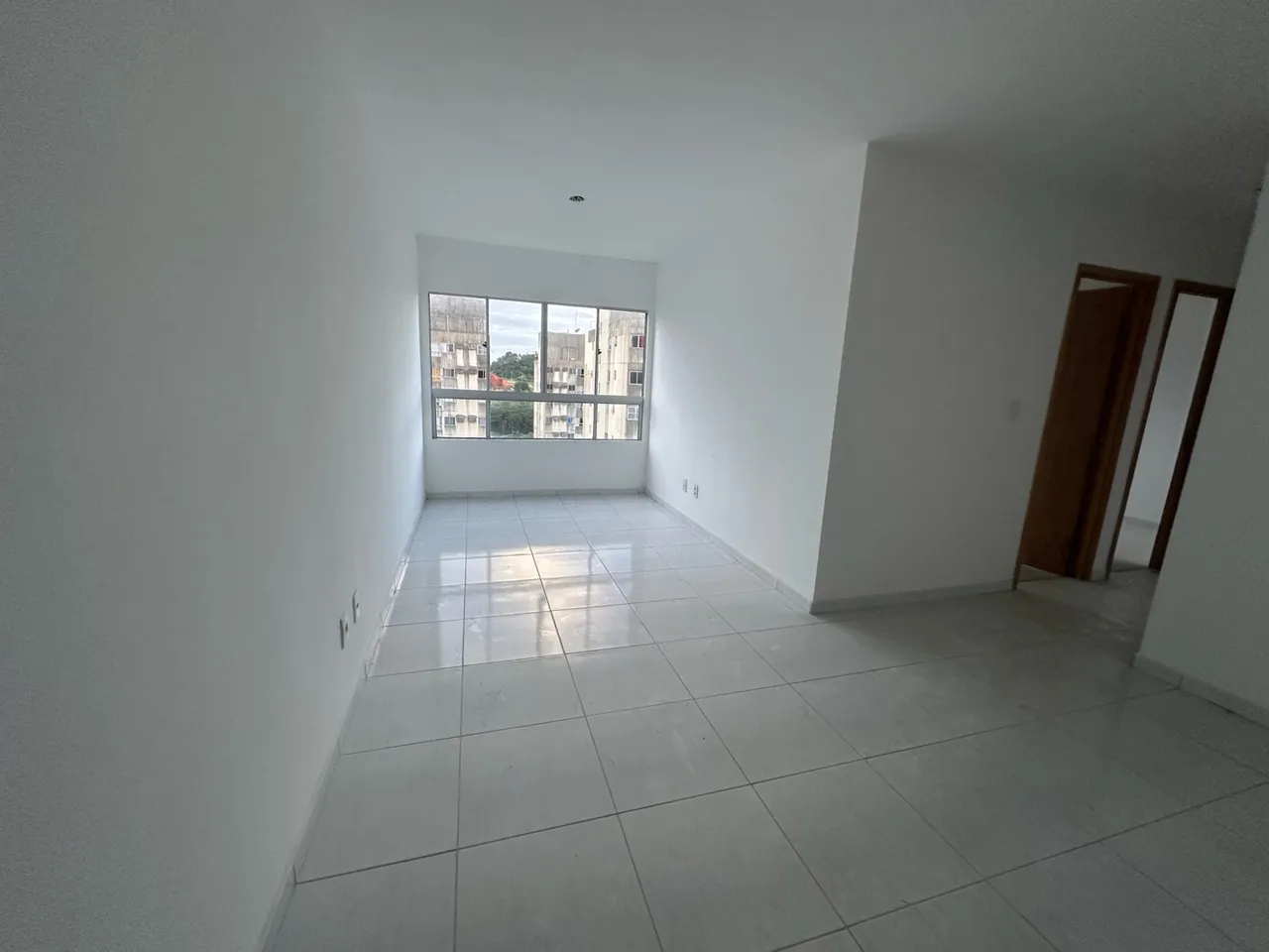 Ipê - 5º andar Virado pra avenida