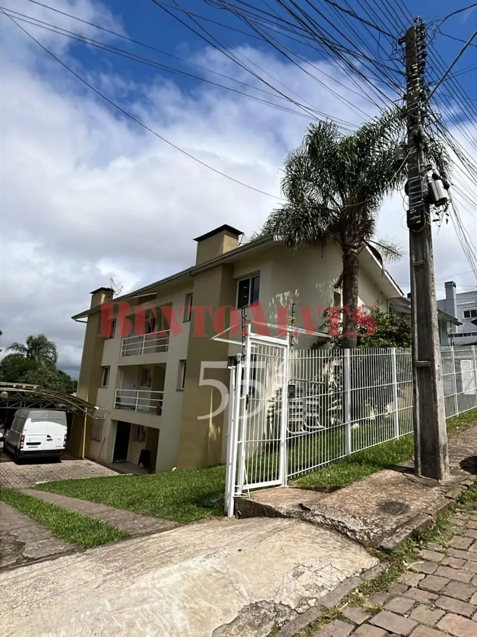 BENTOALVES aluga apartamento semi-mobiliado, 2 dormitórios, bairro Centenário em Caxias do