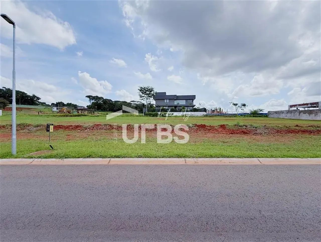 Excelente lote disponível para venda no Plateau D´or Unique.