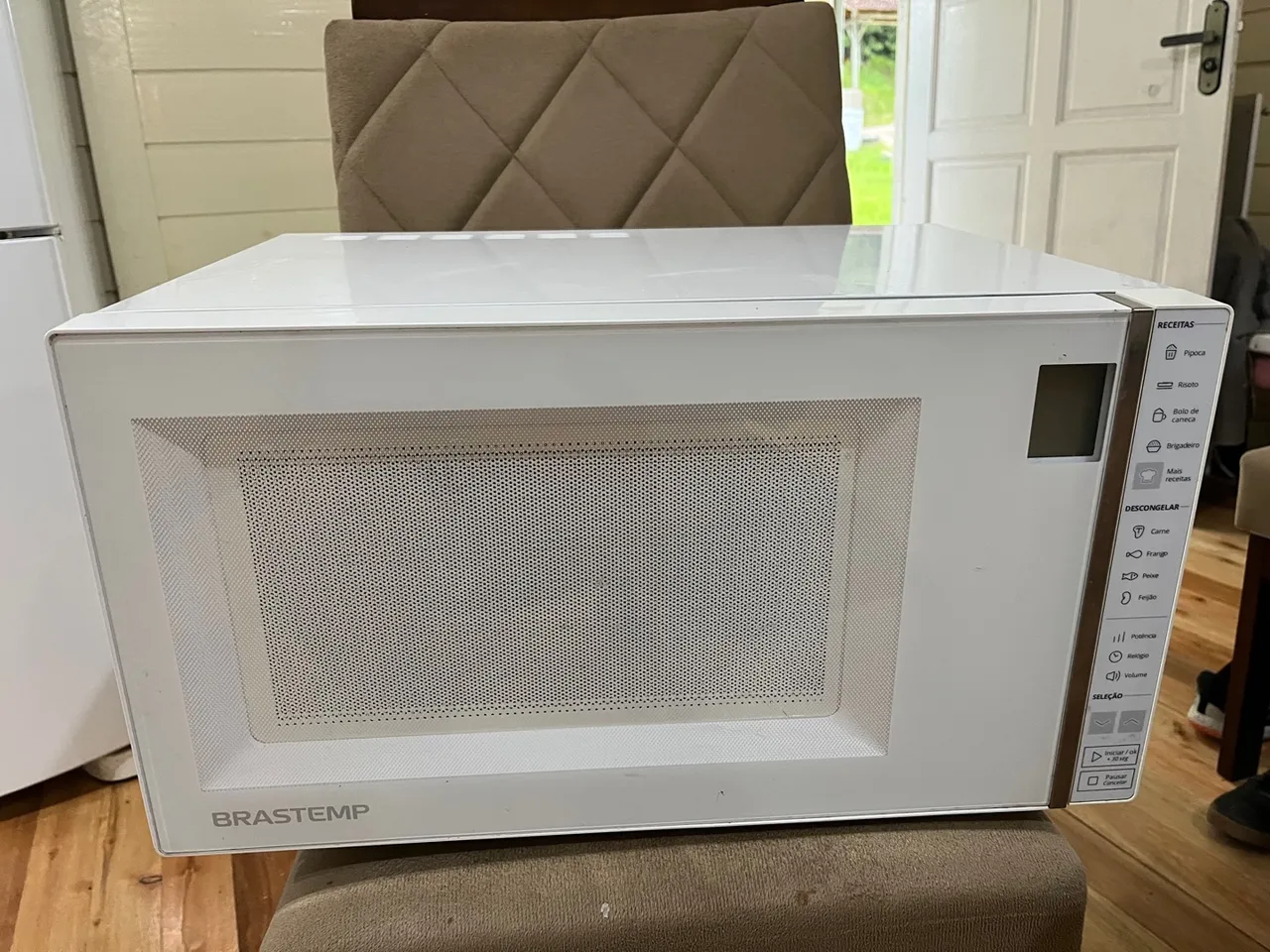 Micro-ondas Brastemp 110v usado em ótimo estado