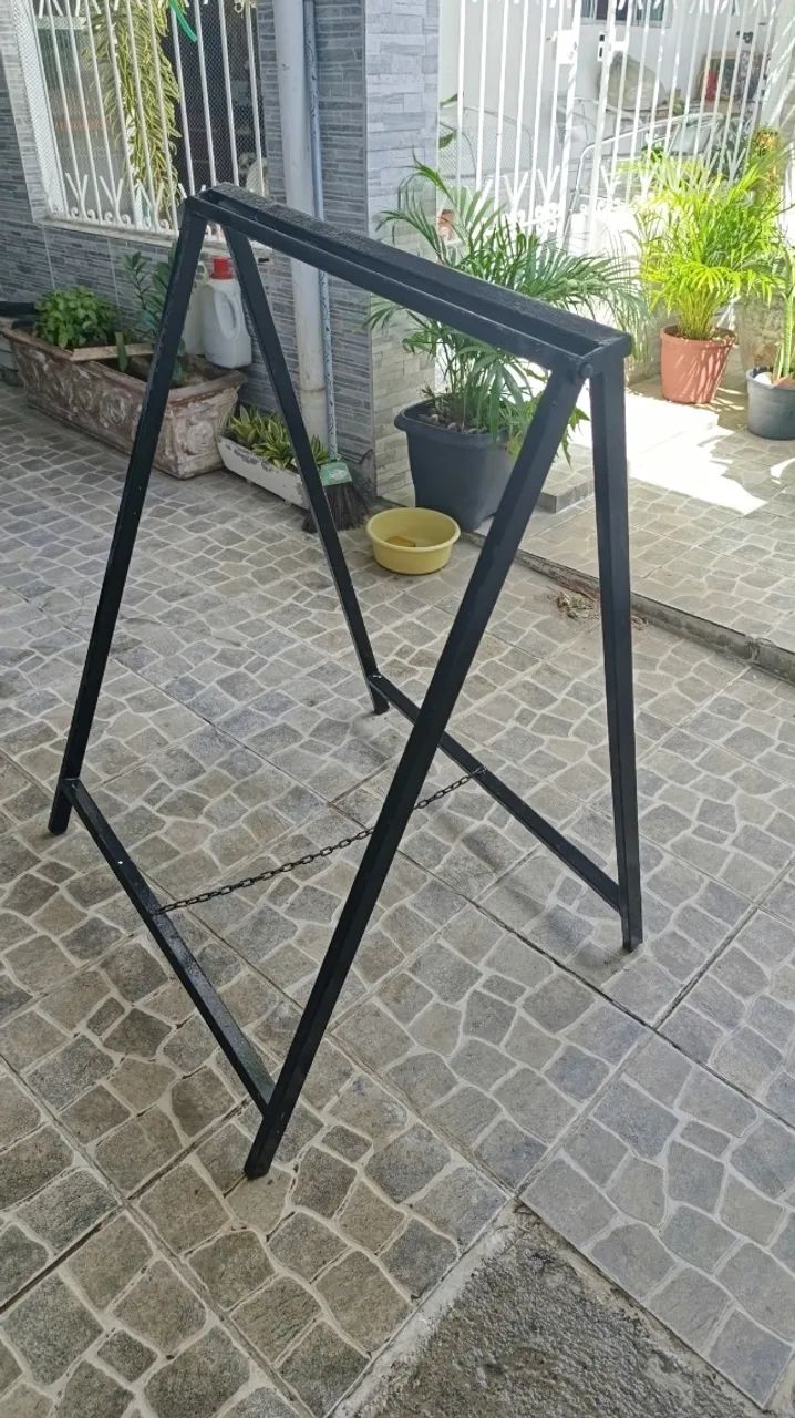 Cavalete para bane comercial 