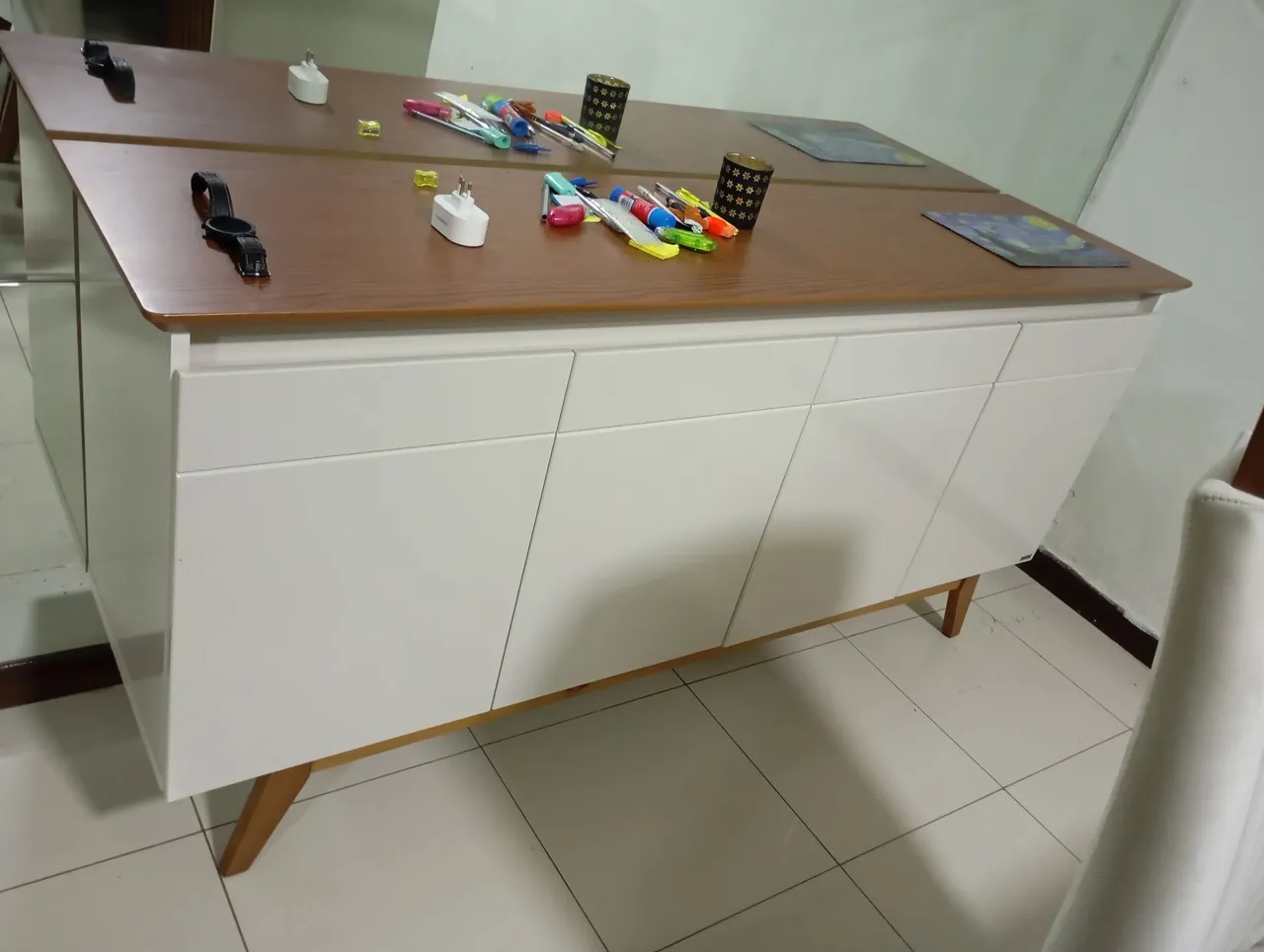 Armário de cozinha off-white com 4 portas