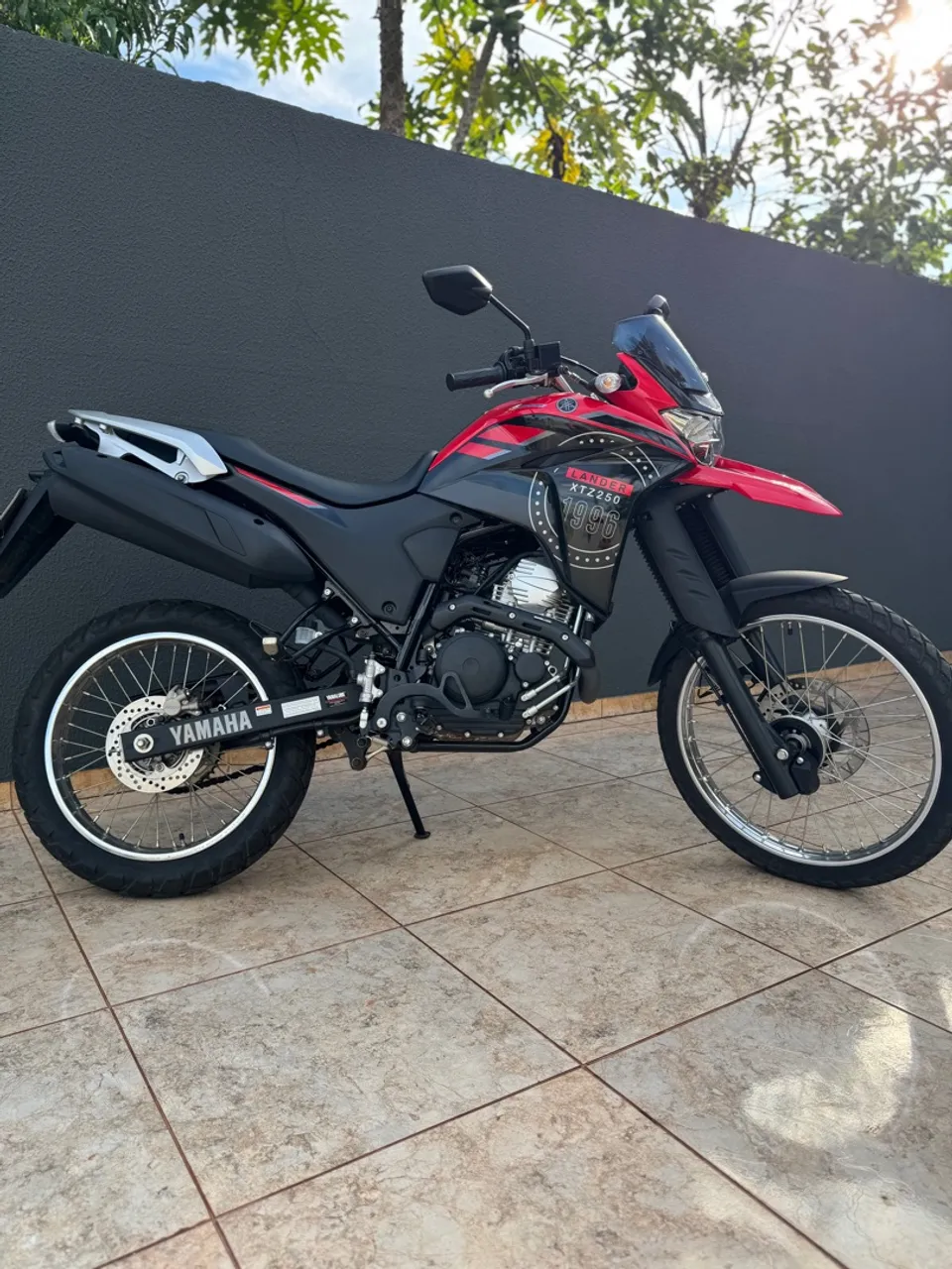 Vendo Lander 2023 impecável! 3mil km