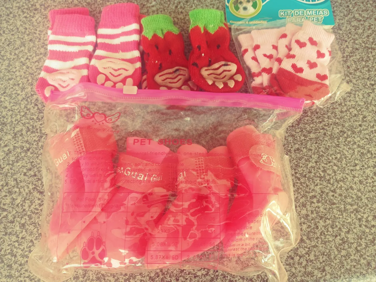Meias e botinha para cachorros -femea Kit com 4 pares