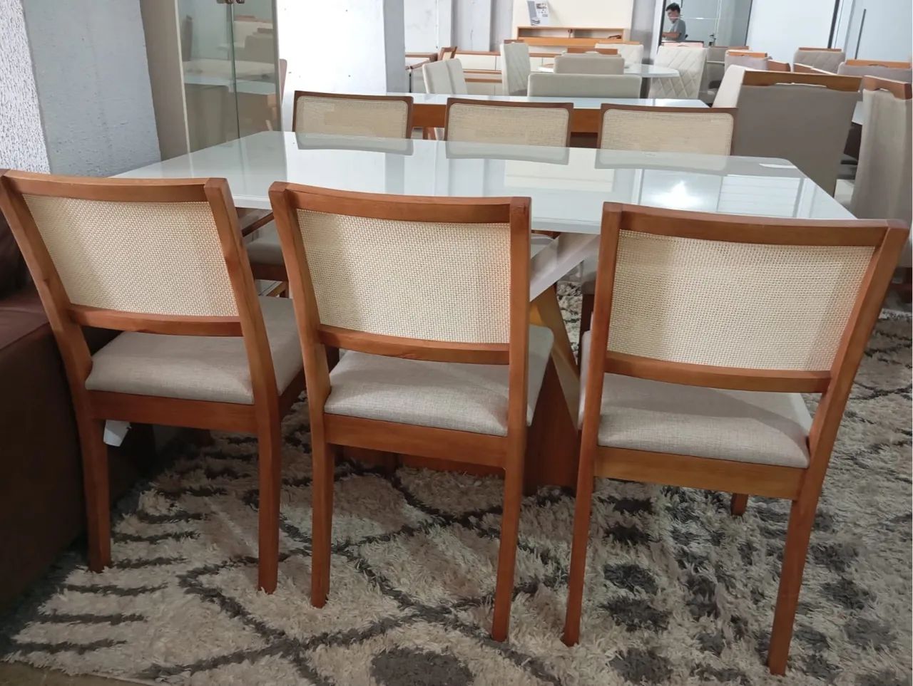 Conjunto de Mesa de Jantar com 6 Cadeiras de madeira pronta entrega 