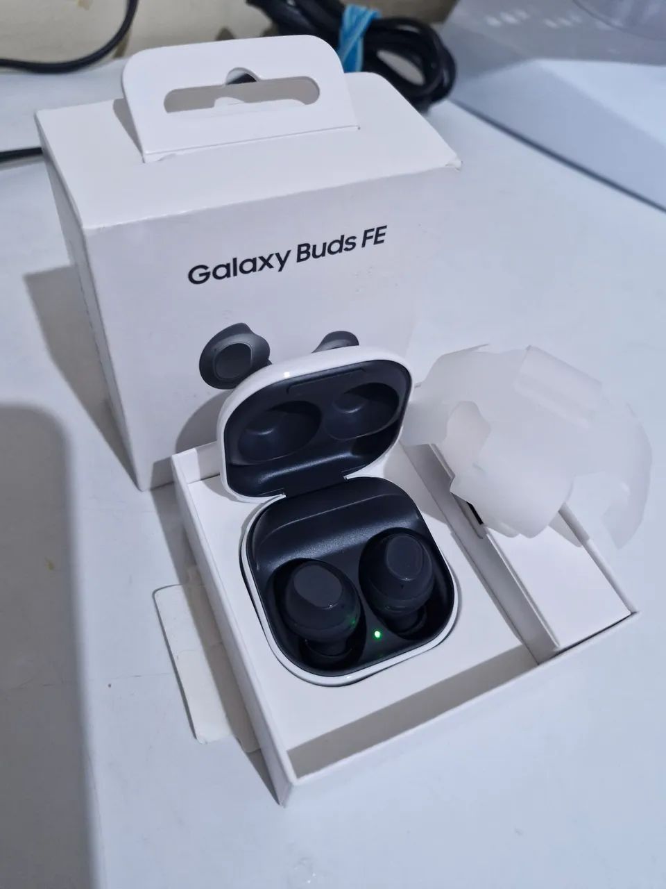 Fone de Ouvido Samsung Galaxy Buds FE - Novo