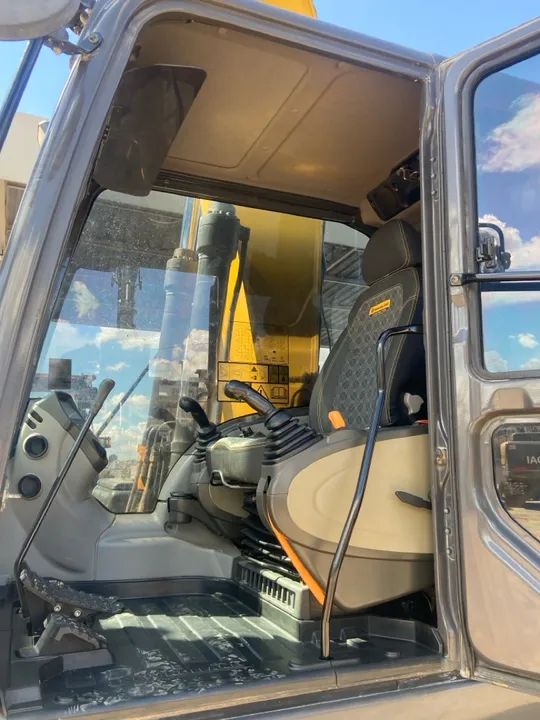 Escavadeira New Holland E215C evo - Foto 5