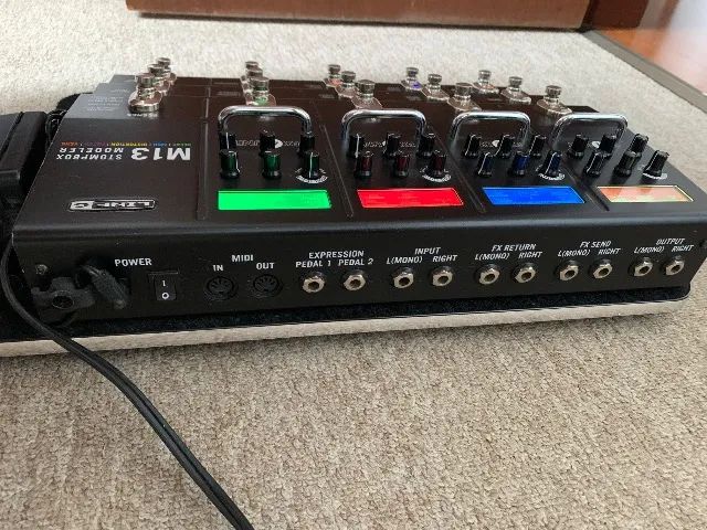 ギター LINE6 M13 Pedaleira p/ guitarra c/ 100 emulações famosas - Line 6 M13