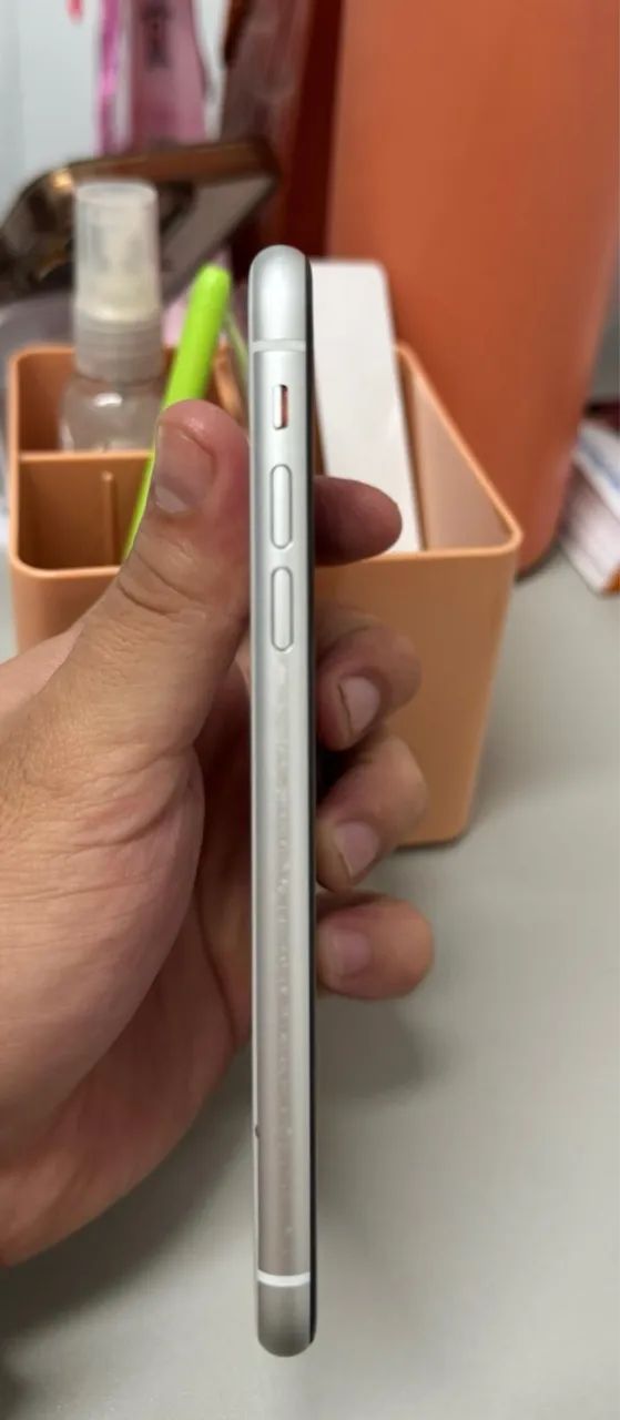 Iphone Xr, 64gb com caixa e carregador, celular bem conservado 