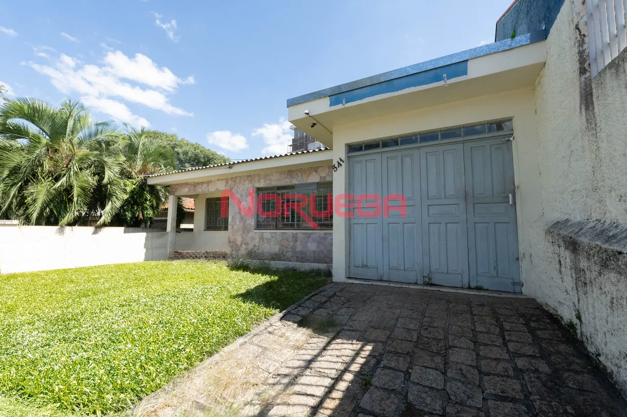 Excelente oportunidade de locação: Casa comercial com 5 salas, 3 banheiros, 1 vaga de gara